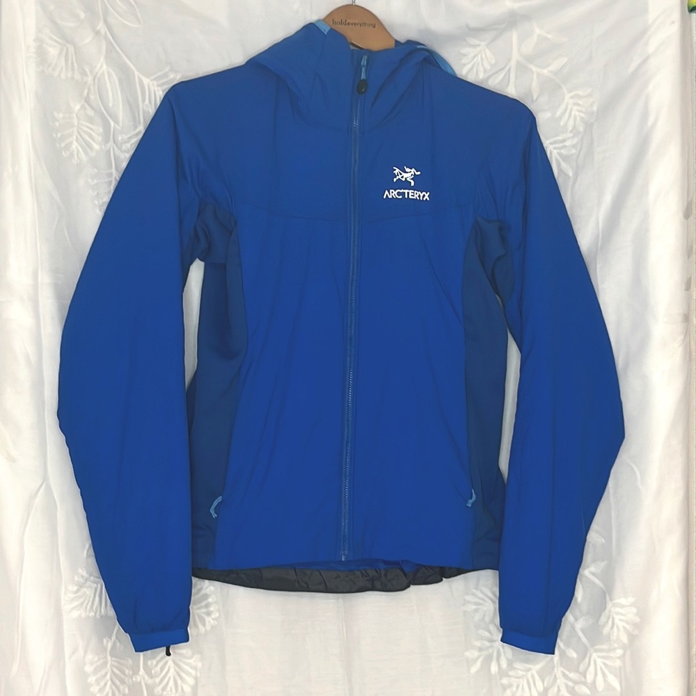 Arc’teryx Women Atom LT Hoody Jacket